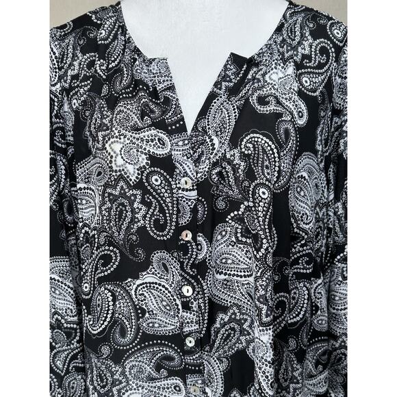 Floral & Ivy Black & White Blouse Sz 1X Paisley Print Button Up V-Neck - Picture 2 of 14